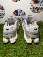 New Balance 9060 - Grey/White