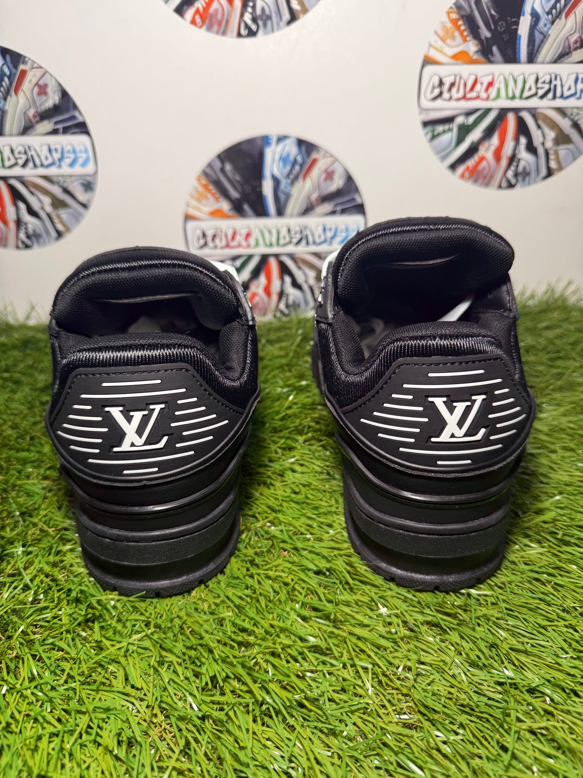 Louis Vuitton Trainer -  Total Black