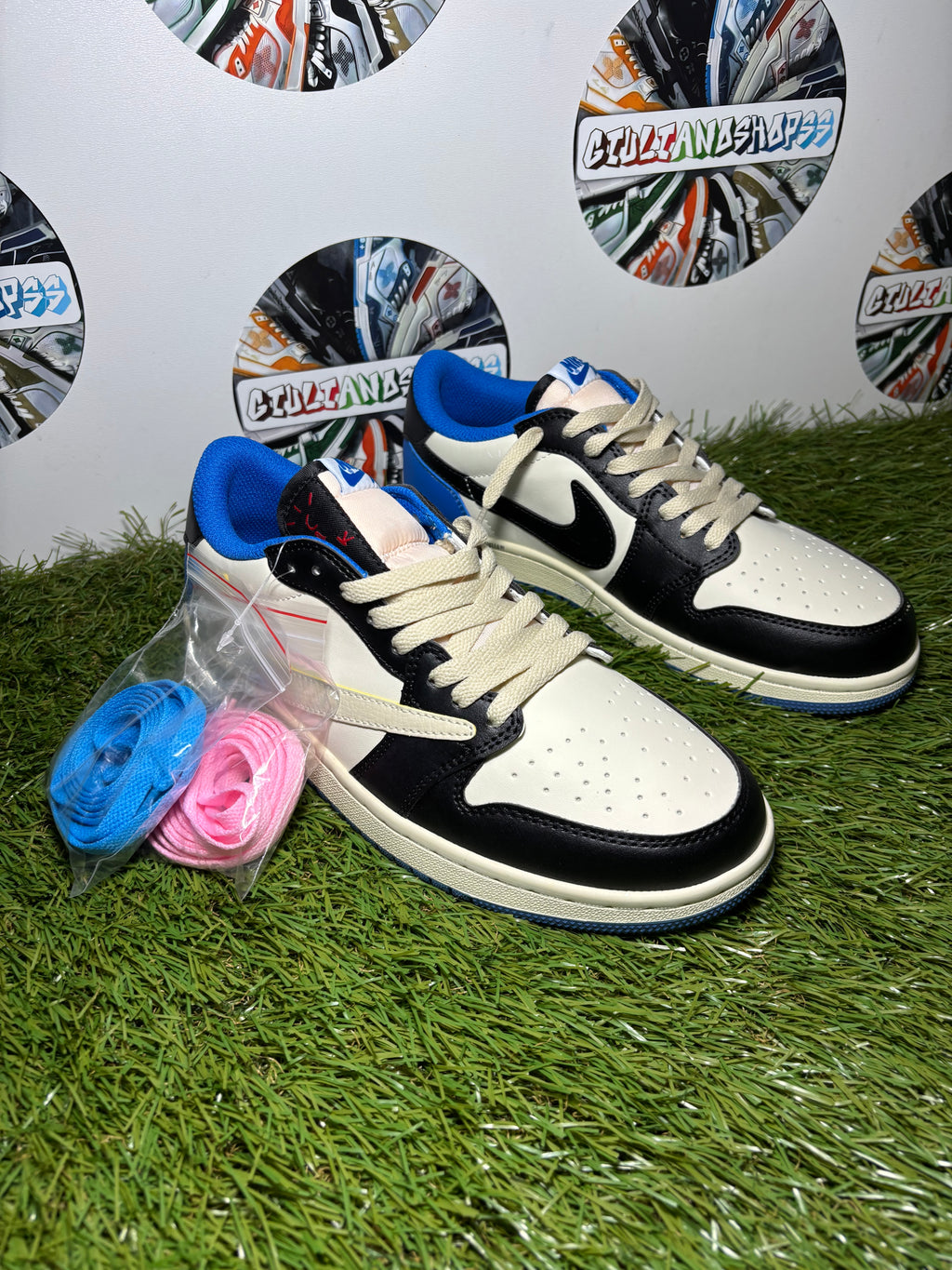 Nike Air Jordan 1 Low x travis scott - Beige/Blue