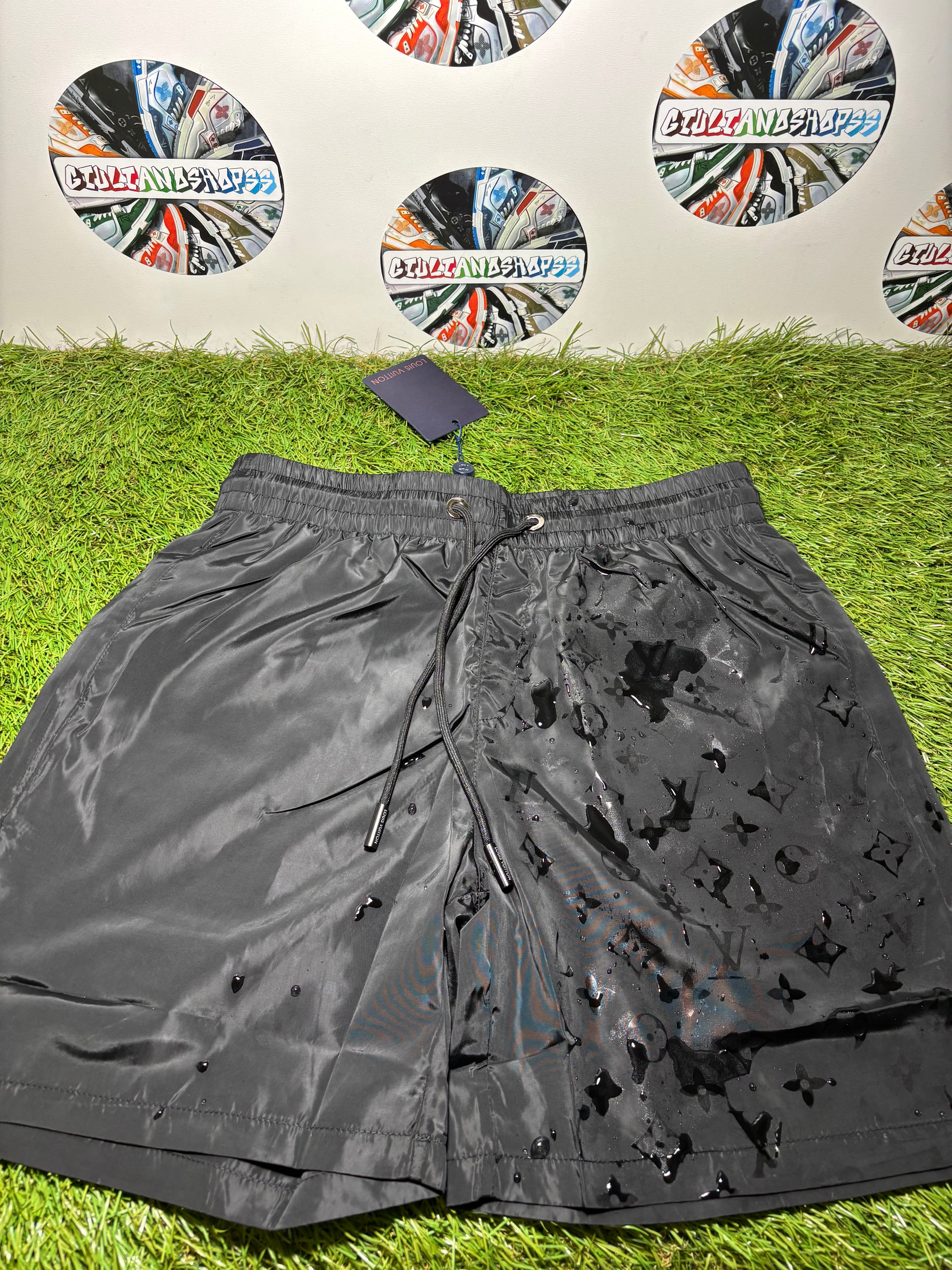 Louis Vuitton Water Reactive Costume Mare