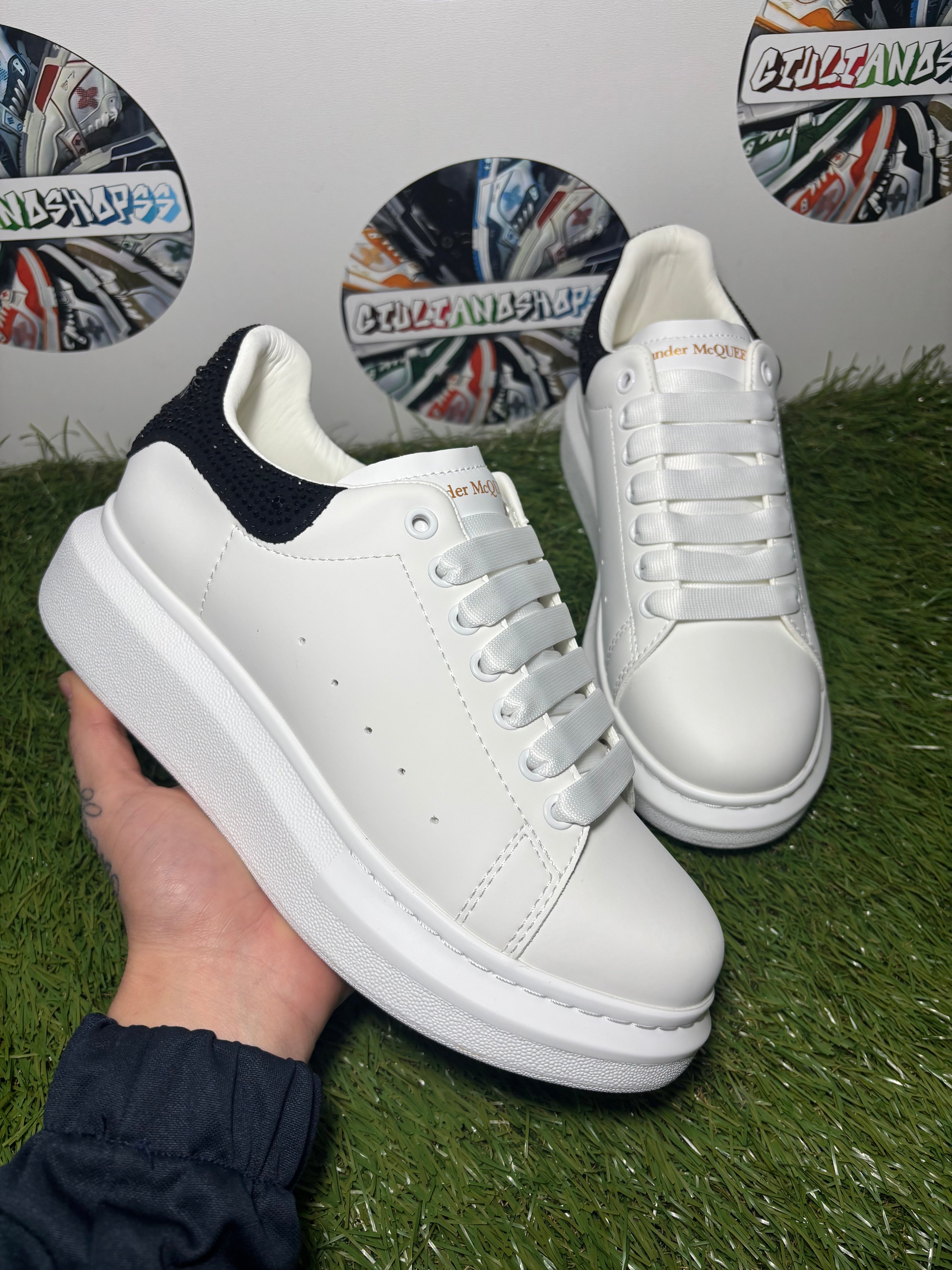 Mc Queen Svaroski - White/Black