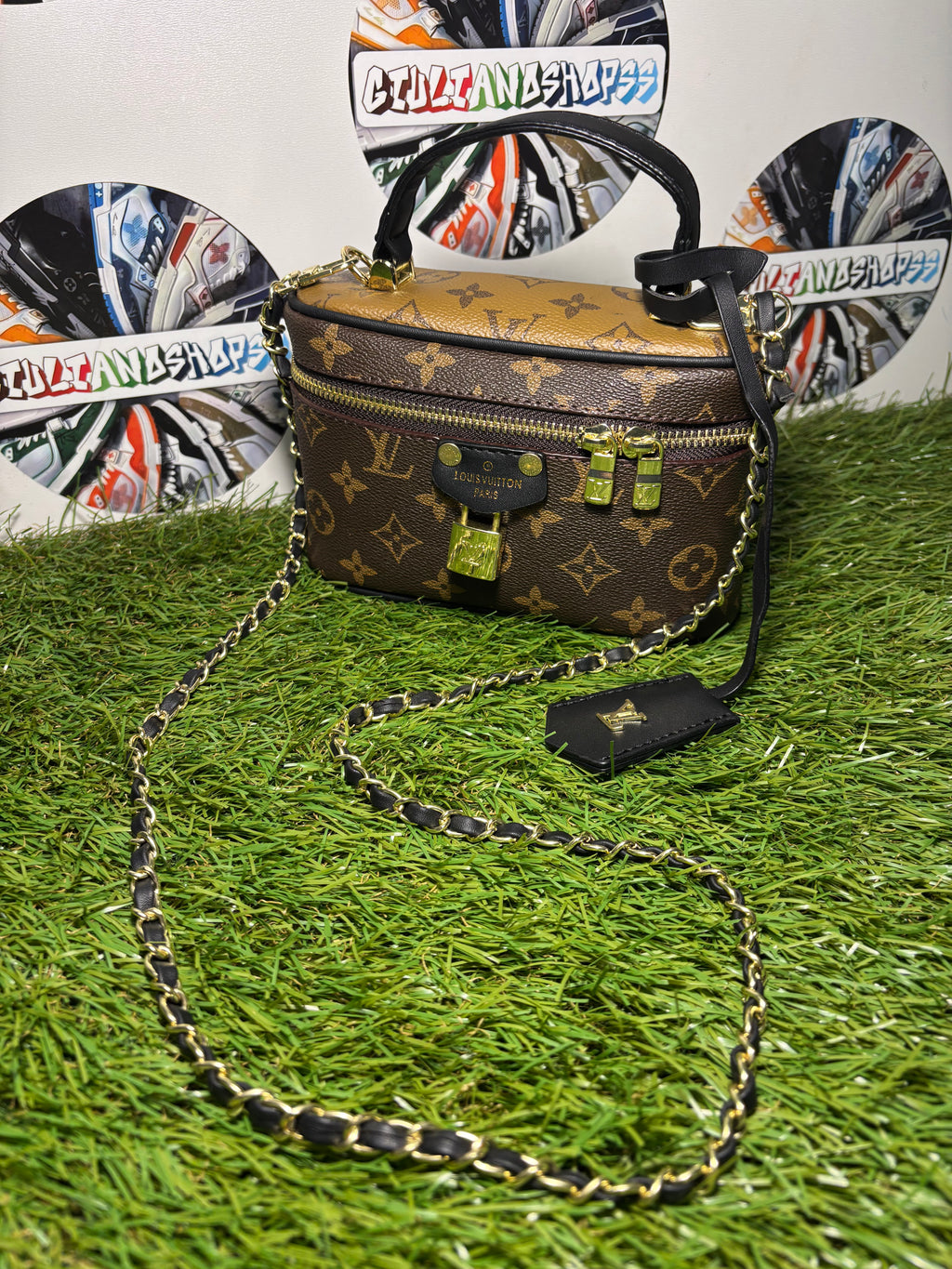 Louis Vuitton Vanity PM in tela Monogram Reverse