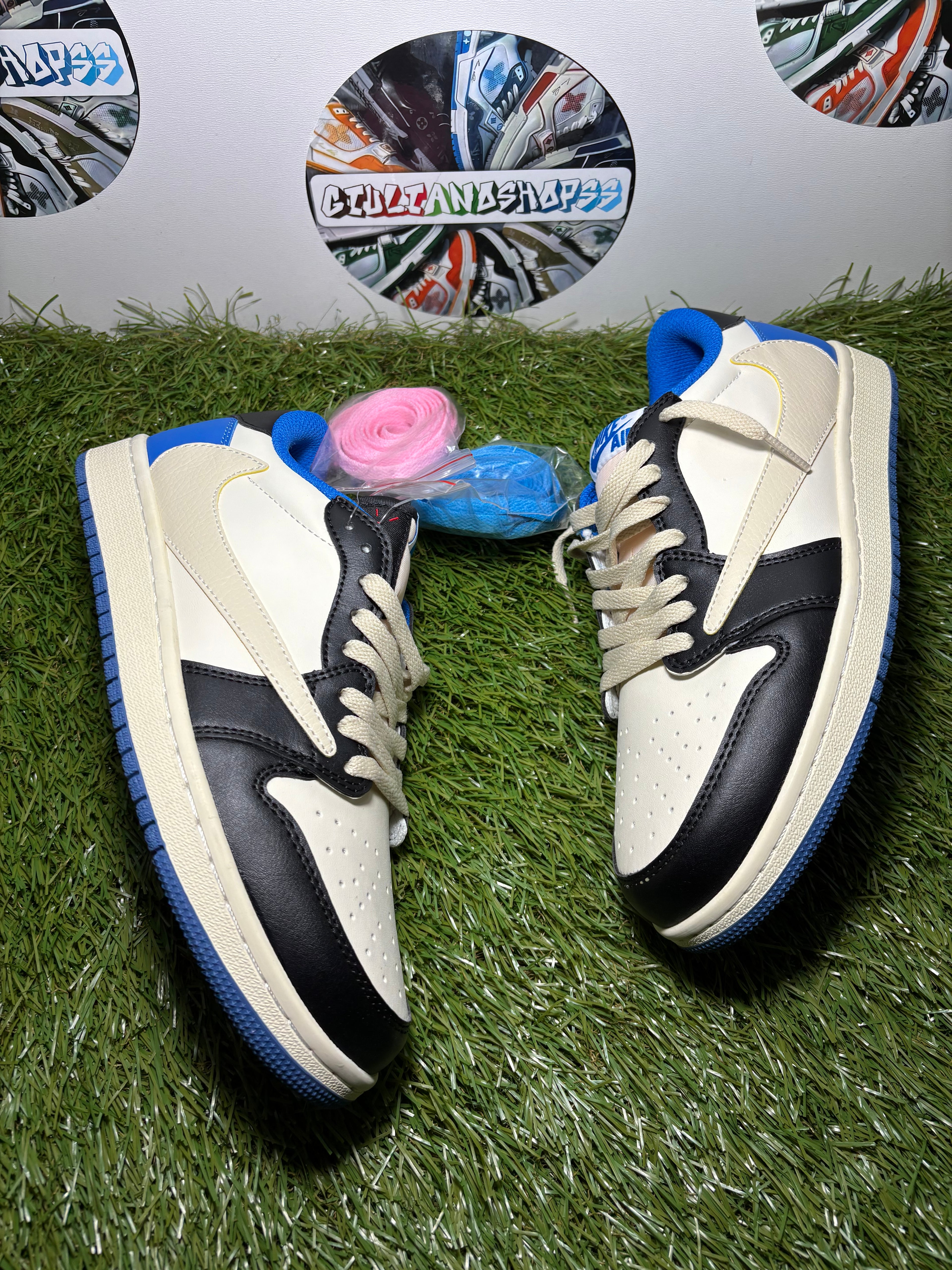 Nike Air Jordan 1 Low x travis scott - Beige/Blue