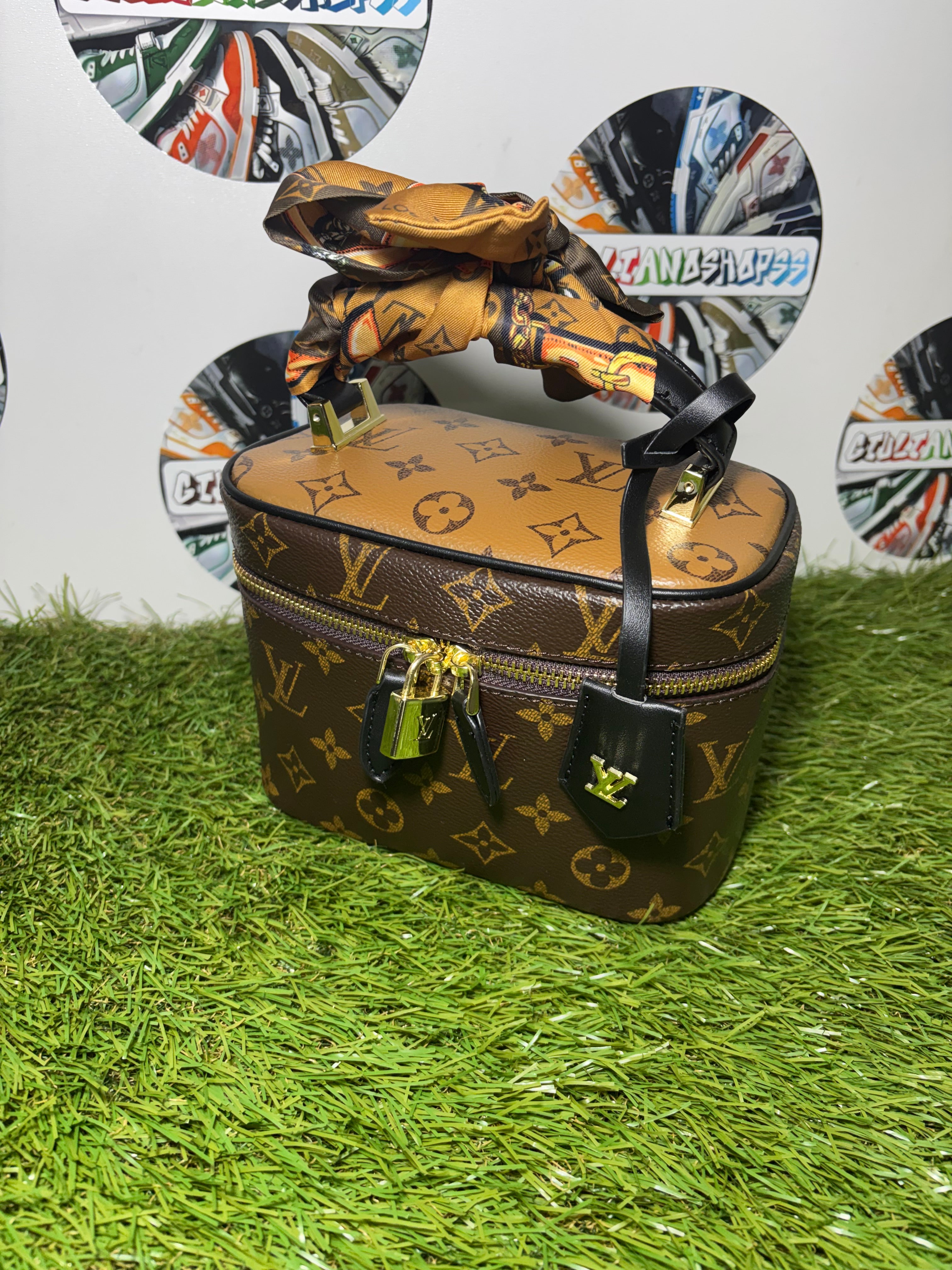 Louis Vuitton Monogram Reverse Canvas Vanity PM (senza tracolla)