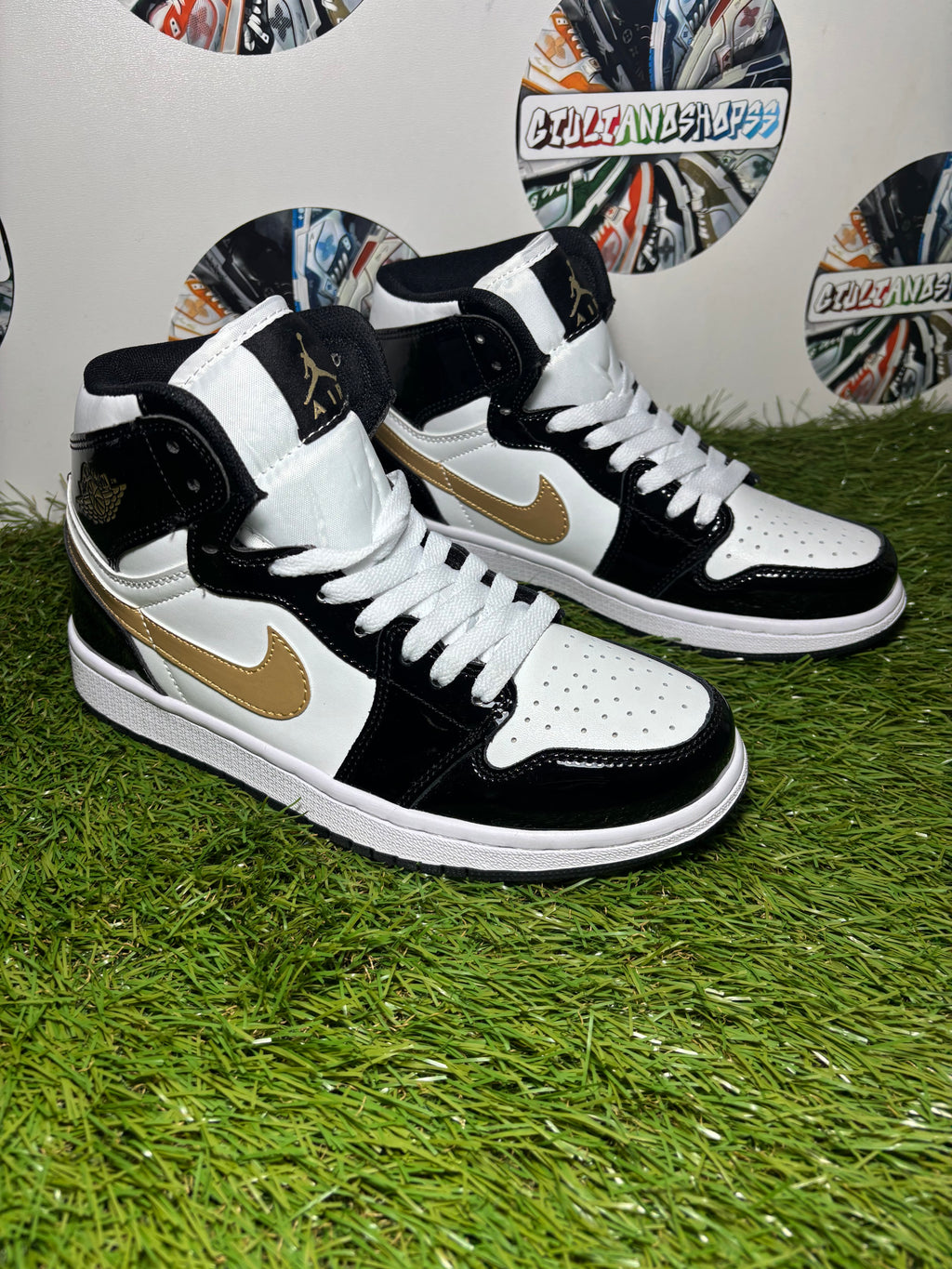 Nike Air Jordan 1 High - Black/Gold