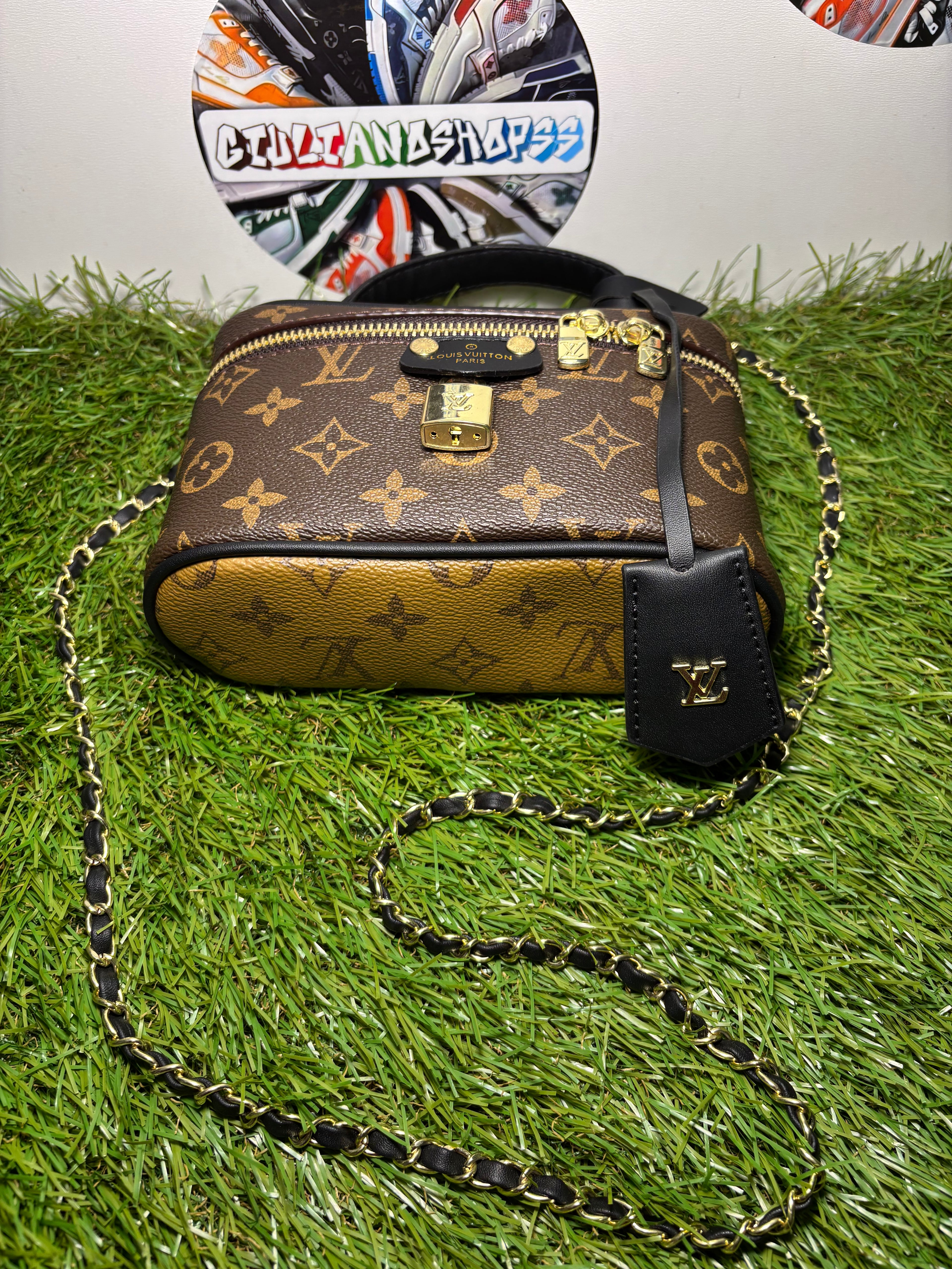 Louis Vuitton Vanity PM in tela Monogram Reverse