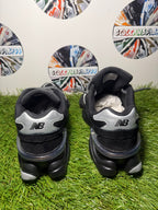 New Balance 9060 - Black/Silver