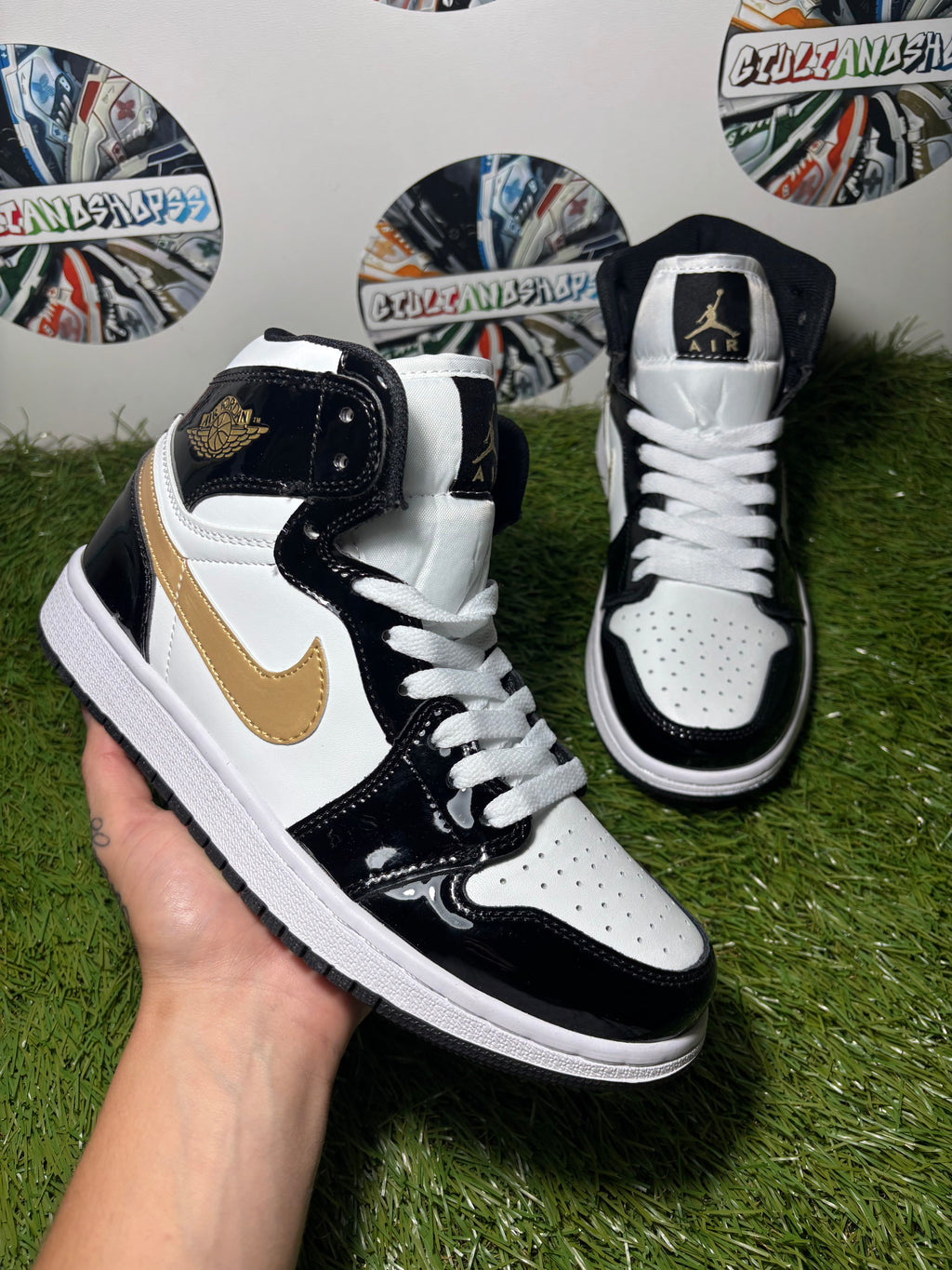 Nike Air Jordan 1 High - Black/Gold