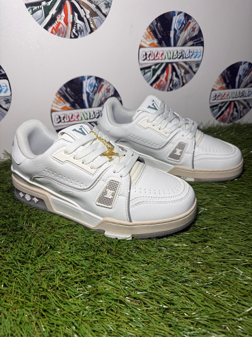 Louis Vuitton Trainer Signature -  White
