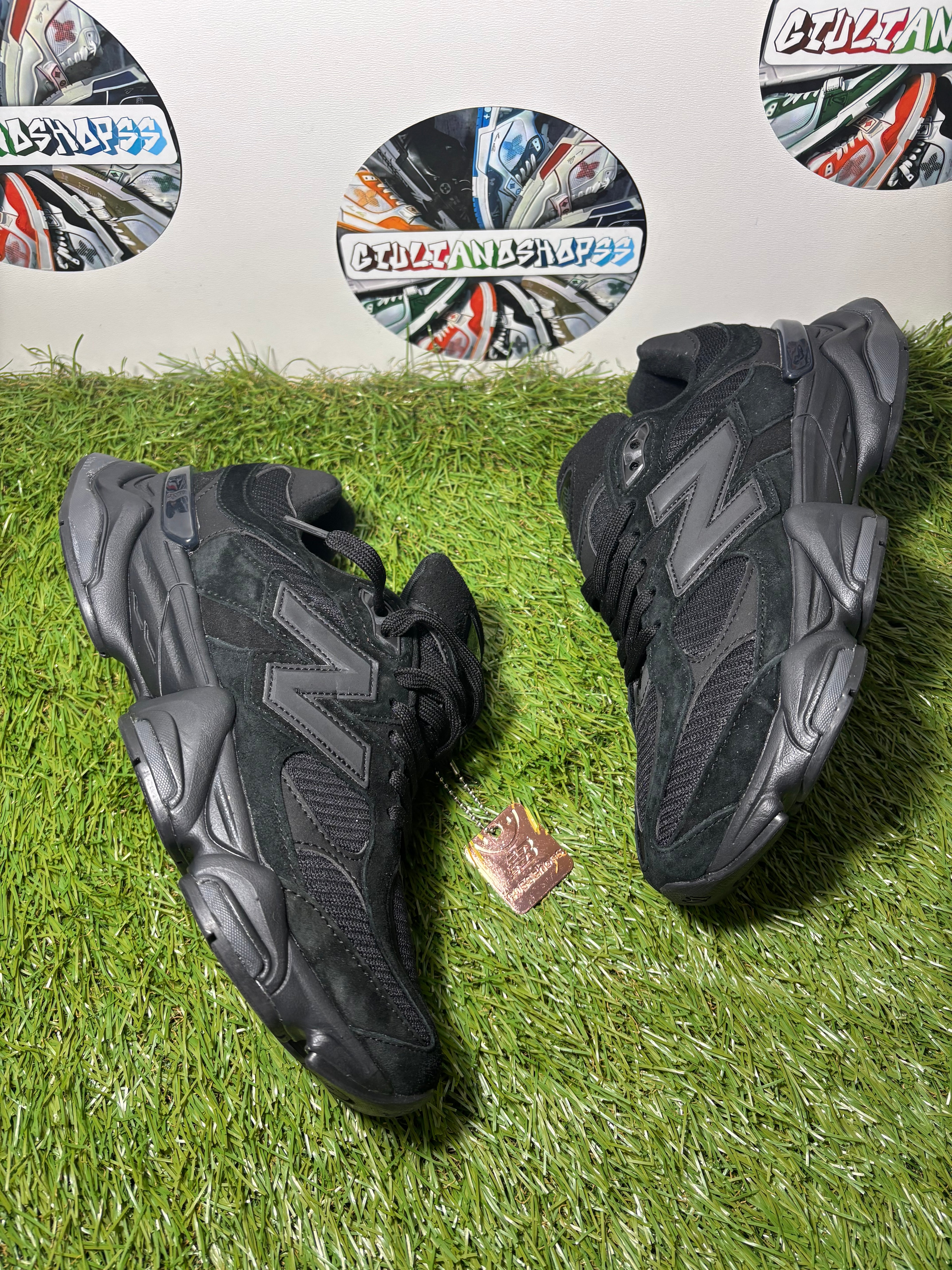 New Balance 9060 Triple Black