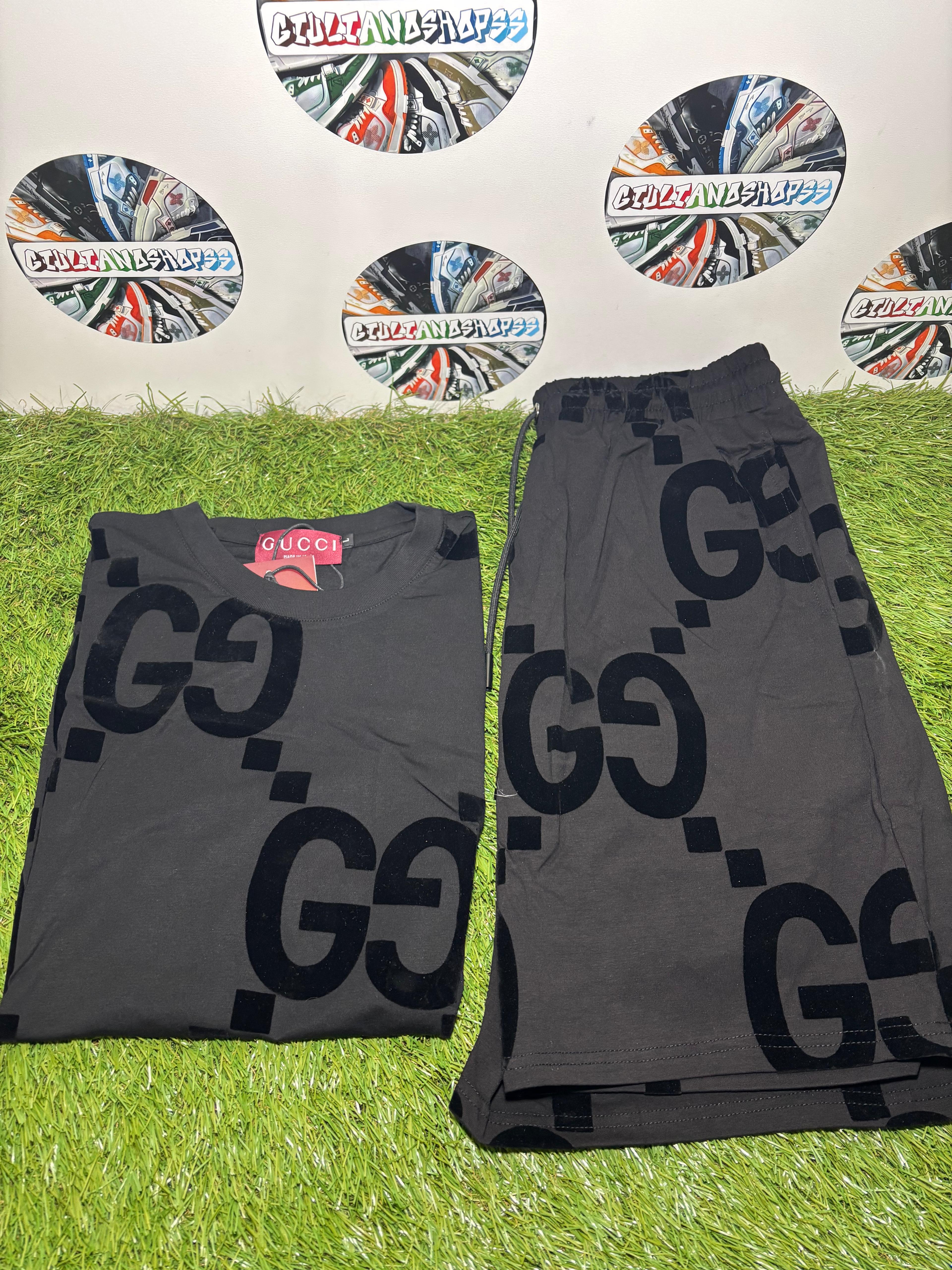 Gucci GG Maxi Completo Grigio Nero