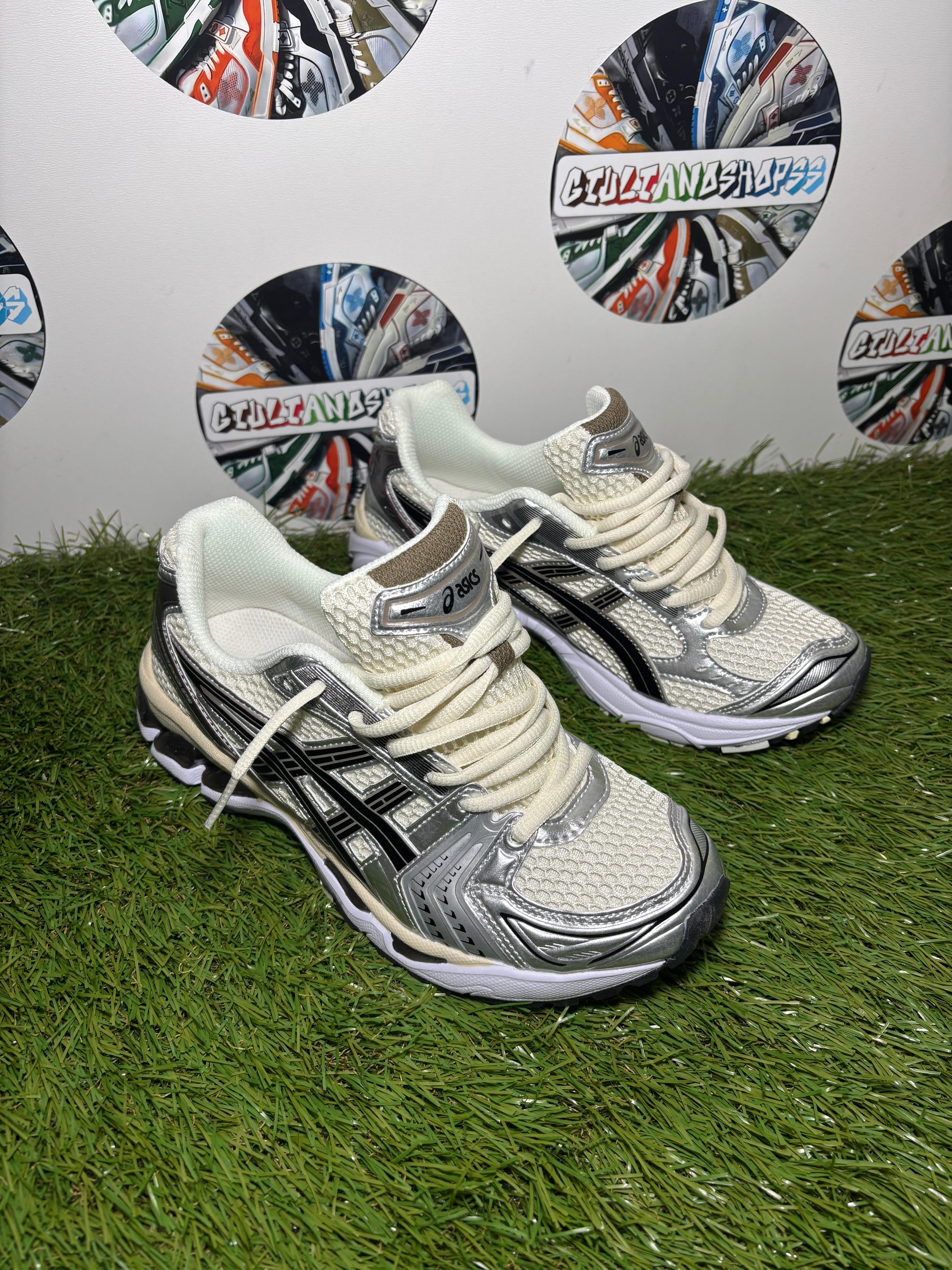 ASICS Gel-Kayano 14 - Argento/Nero/Crema