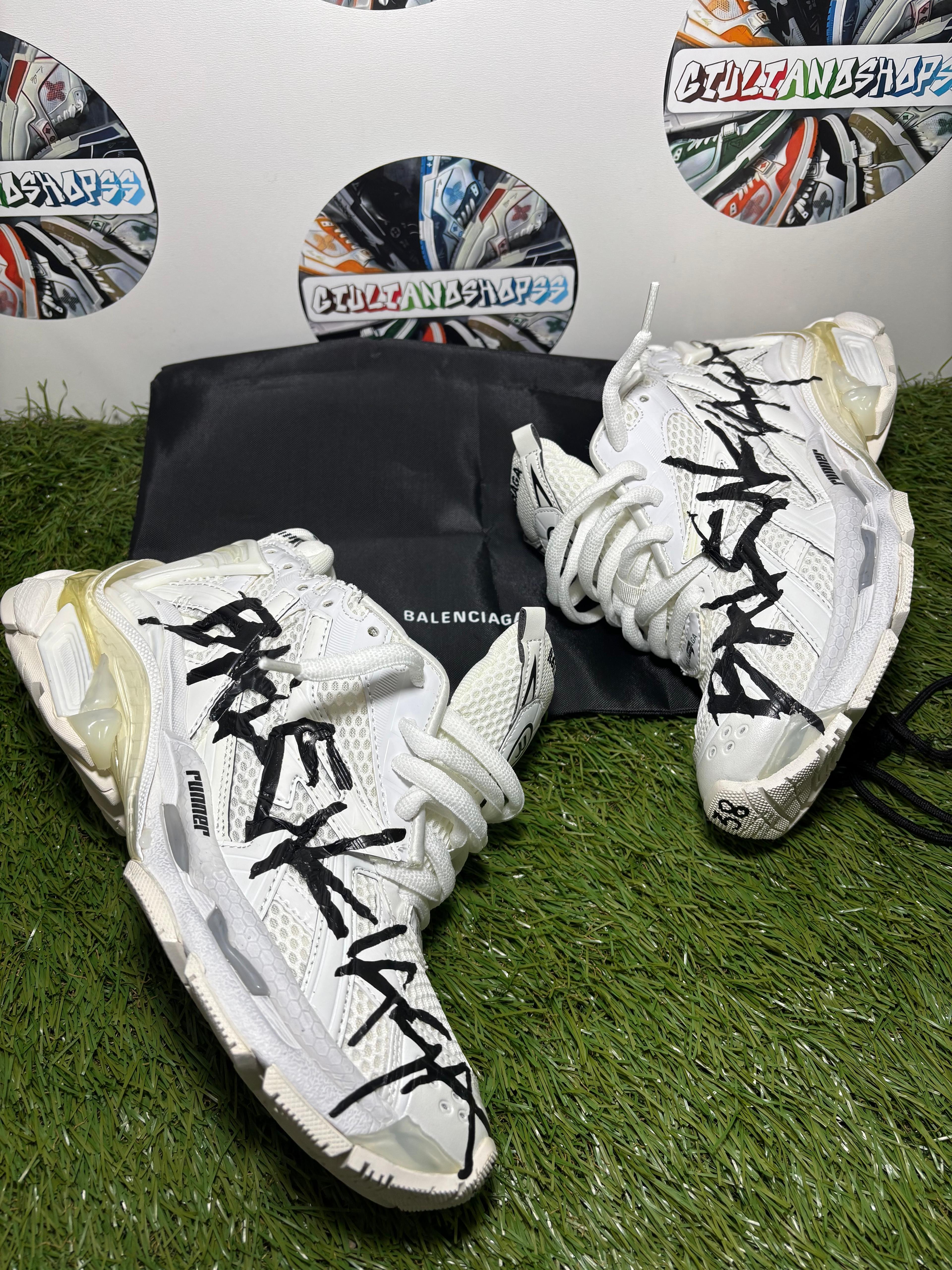 Balenciaga Runner Sneaker - Bianca Graffiti