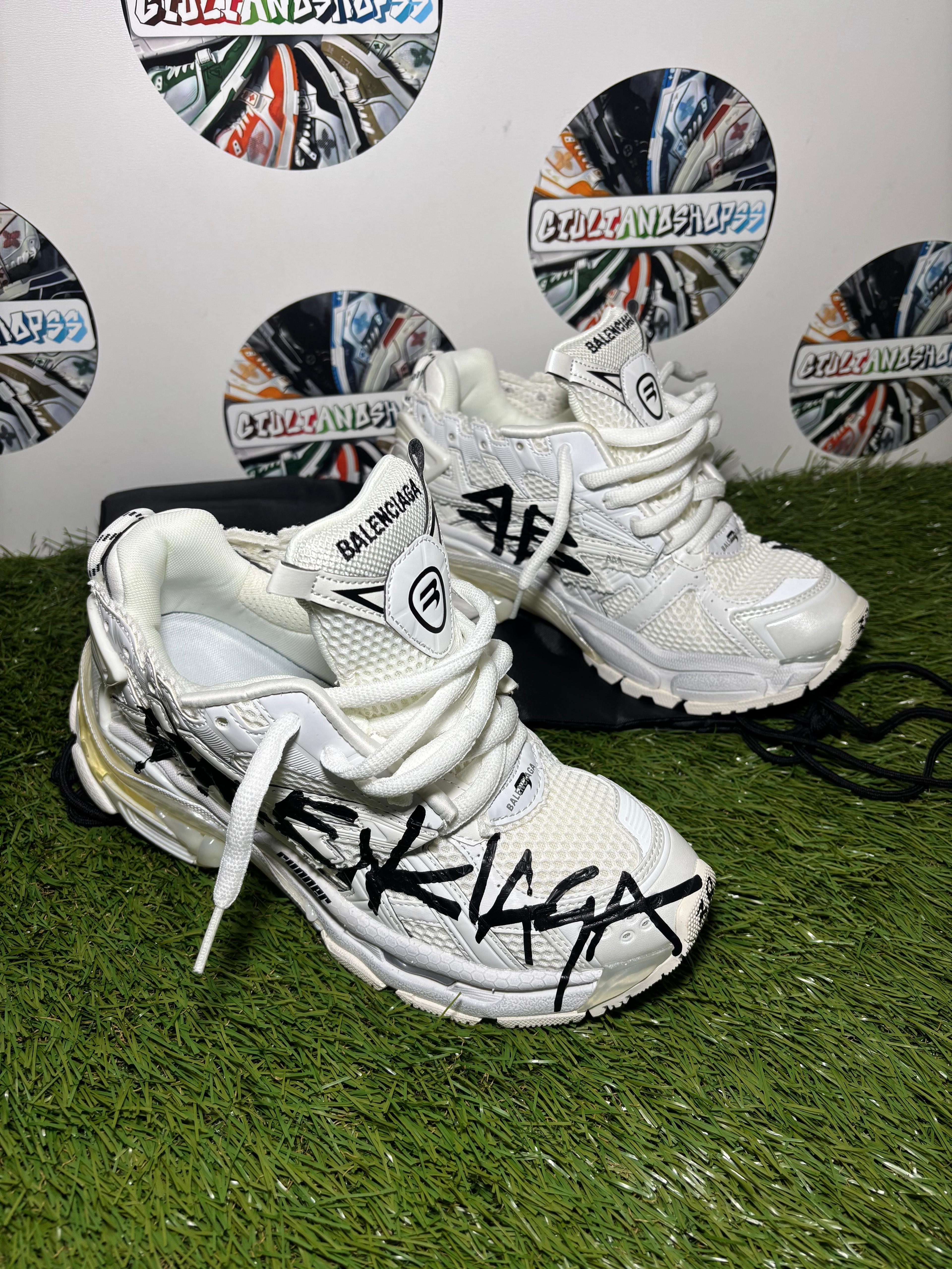 Balenciaga Runner Sneaker - Bianca Graffiti