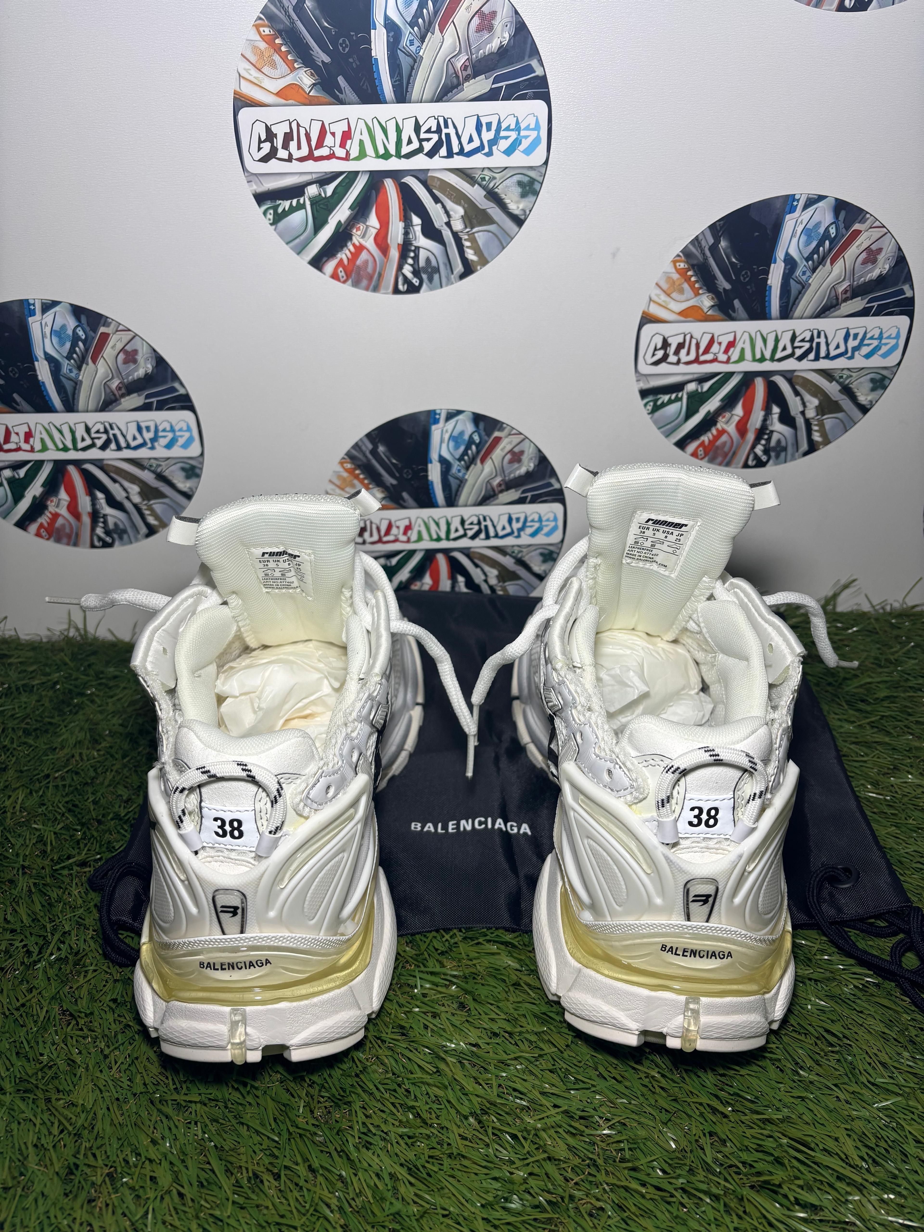 Balenciaga Runner Sneaker - Bianca Graffiti