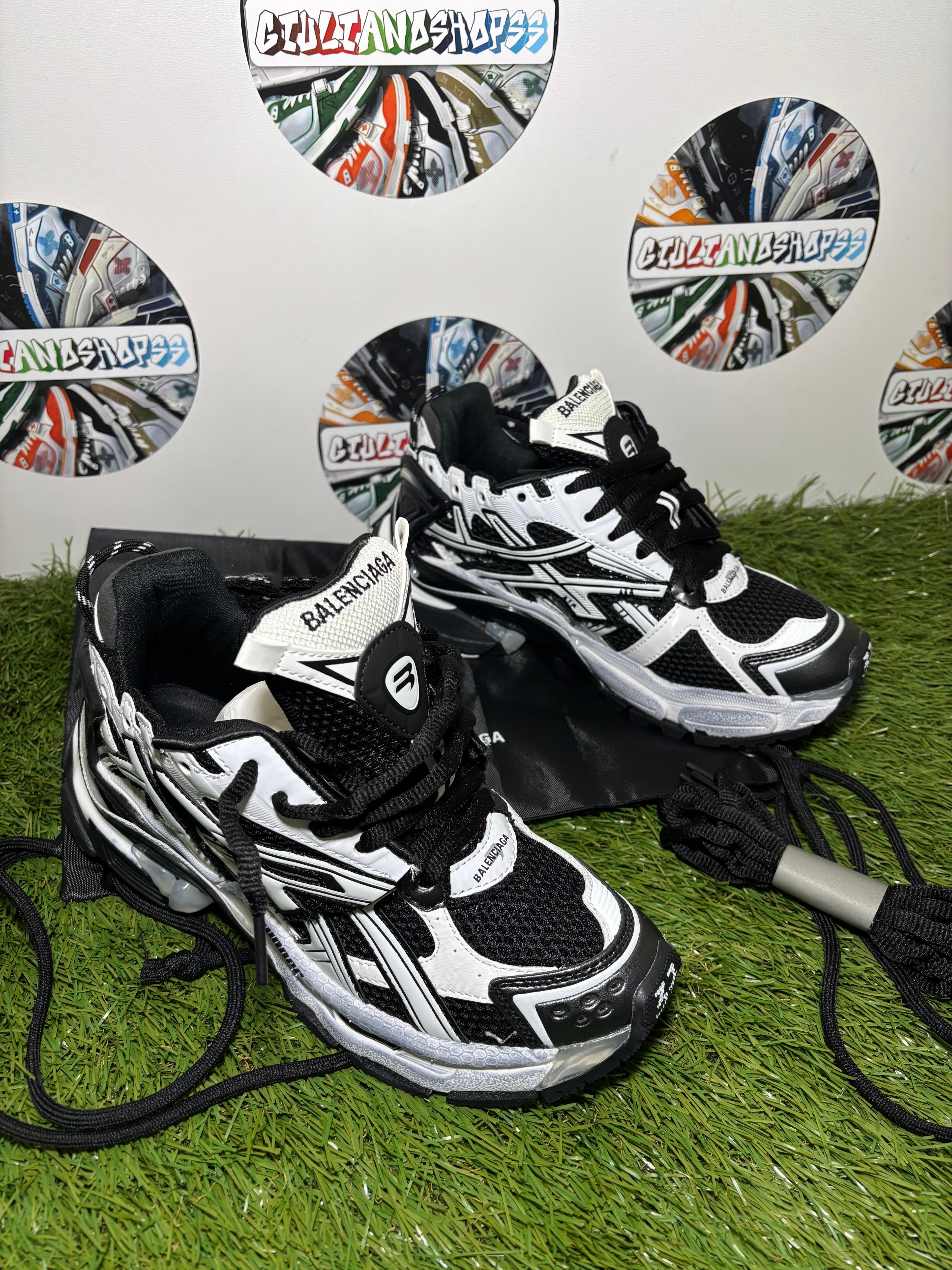 Balenciaga Runner Sneaker - Nera/Bianca