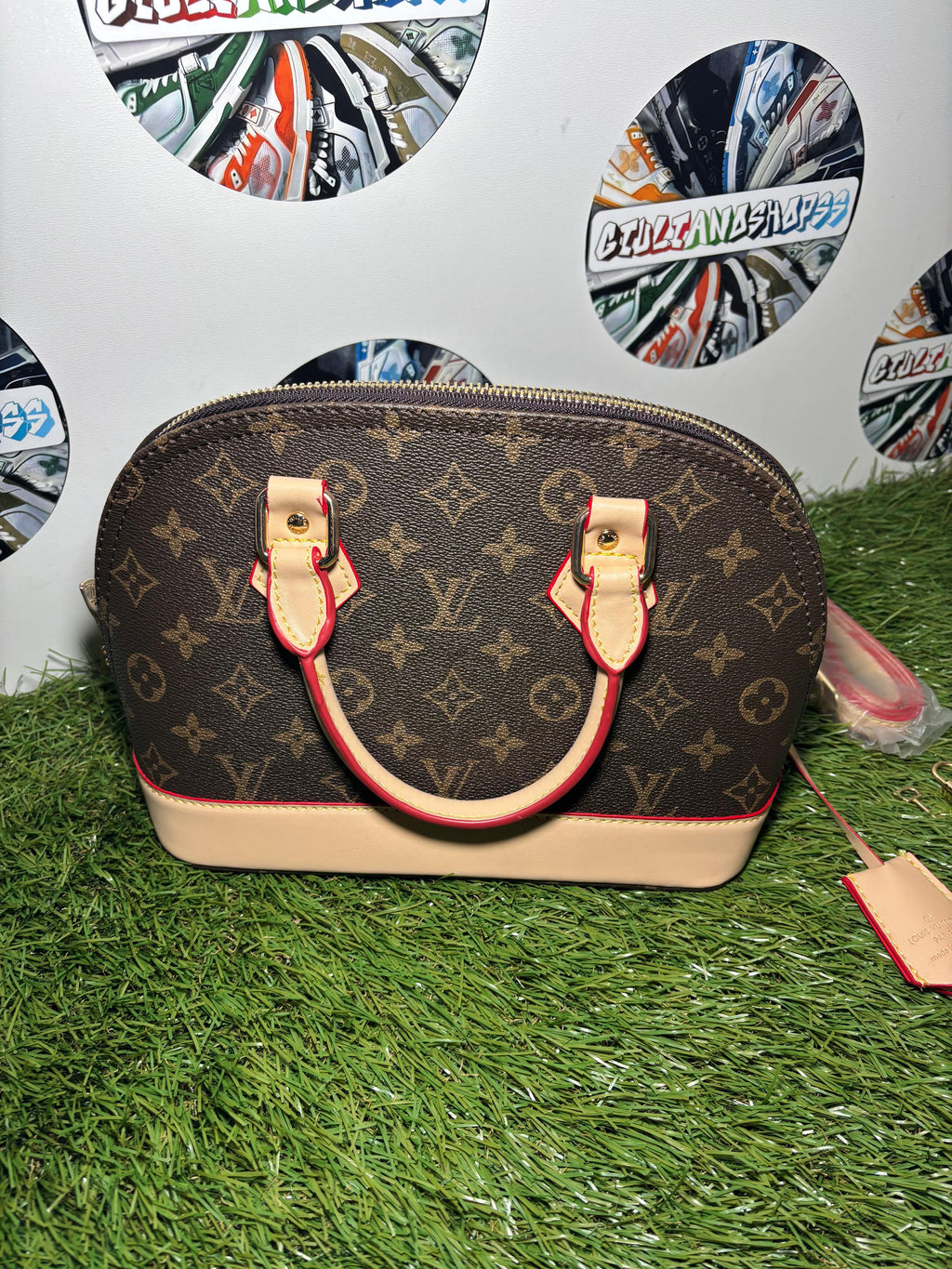 Louis Vuitton Alma BB Monogram