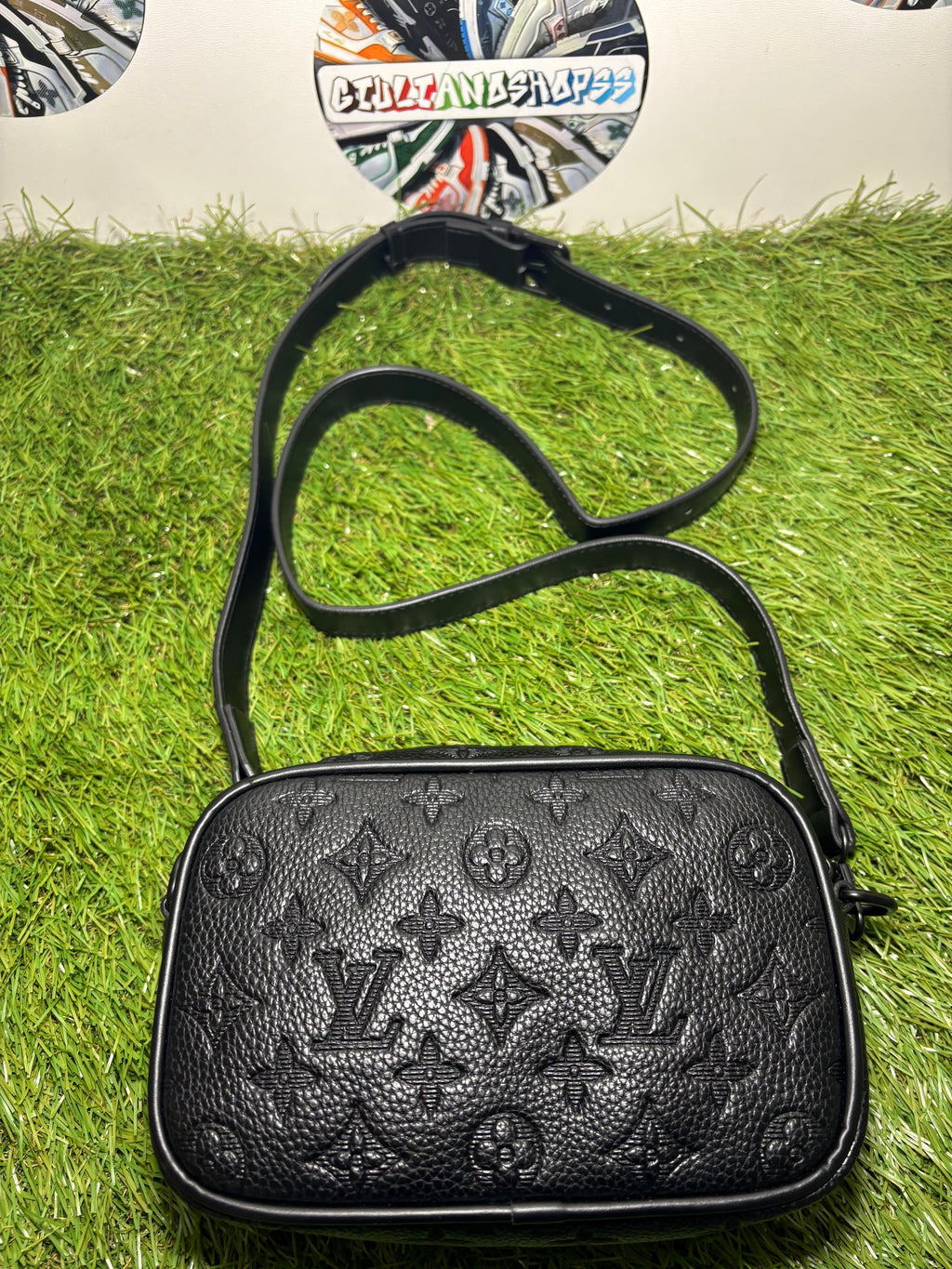 Louis Vuitton Camera Crossbody Empreinte Nero