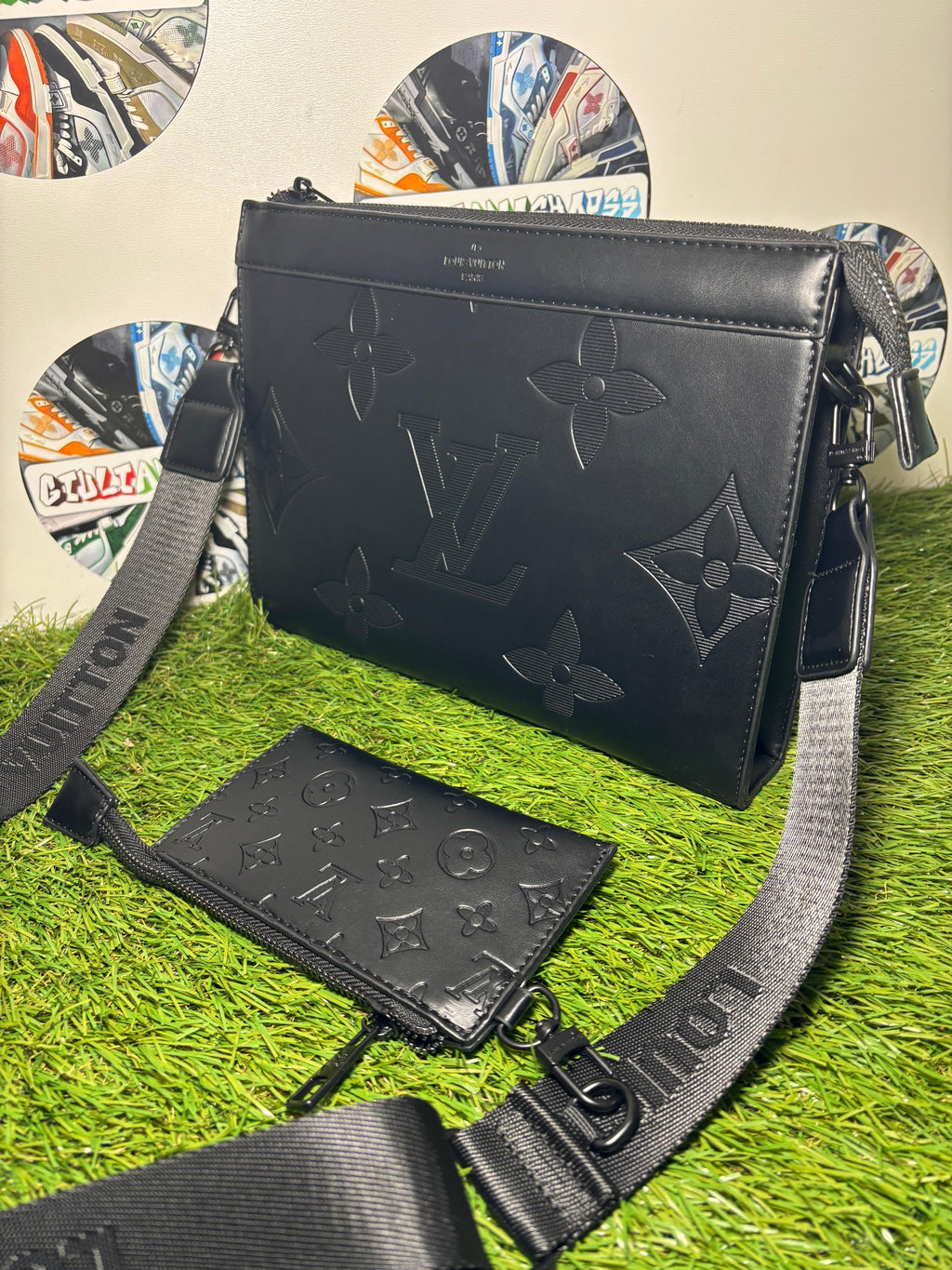 Louis Vuitton Duo Messenger Empreinte Giant Nero