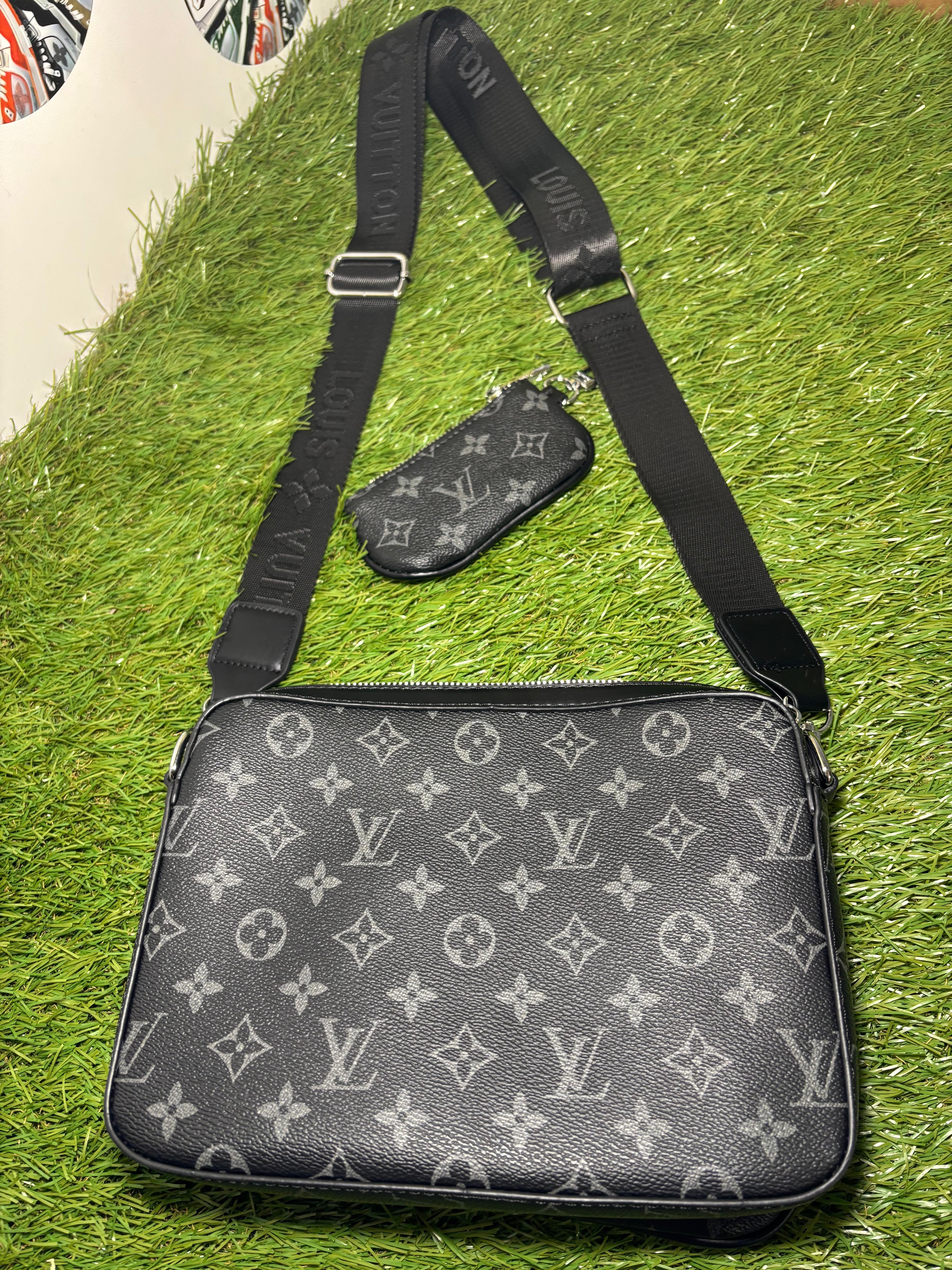 Louis Vuitton Trio Messenger Eclipse Argento