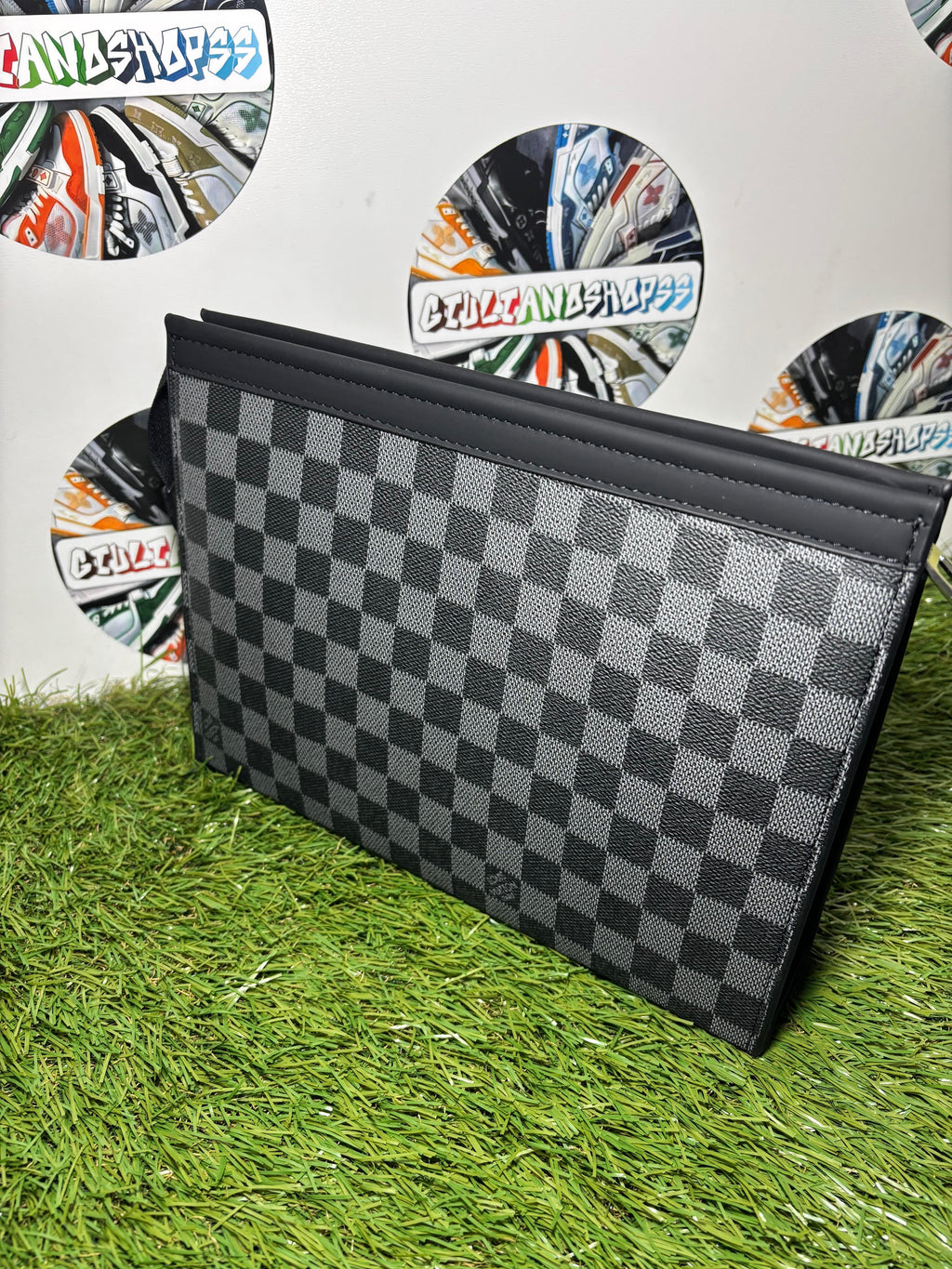 Louis Vuitton Pochette Voyage MM - Damier Graphite