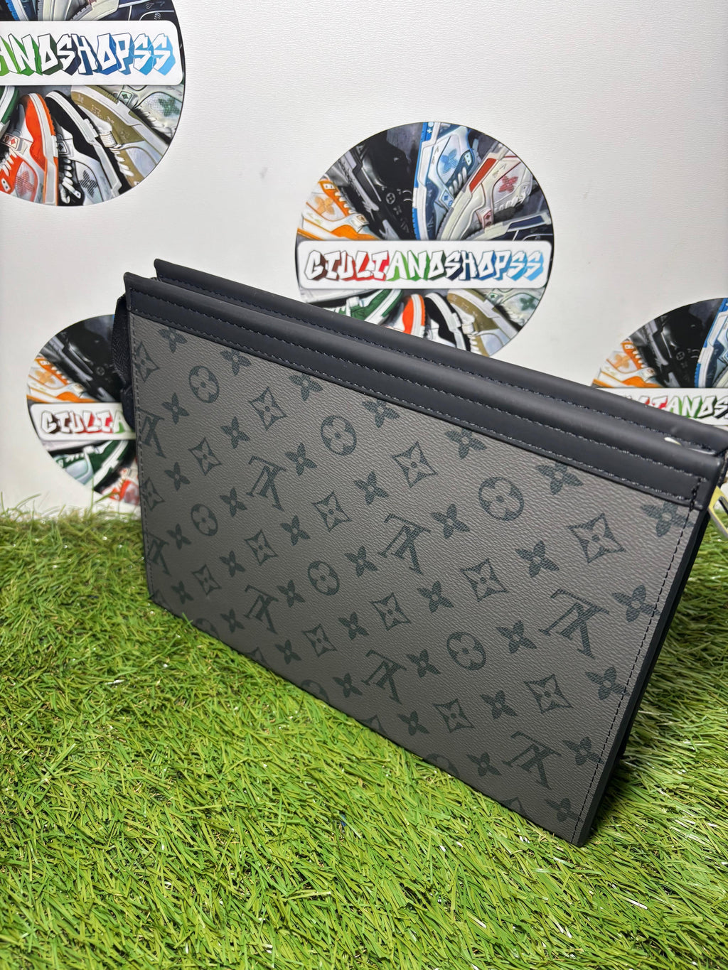 Louis Vuitton Pochette Voyage MM - Monogram Eclipse