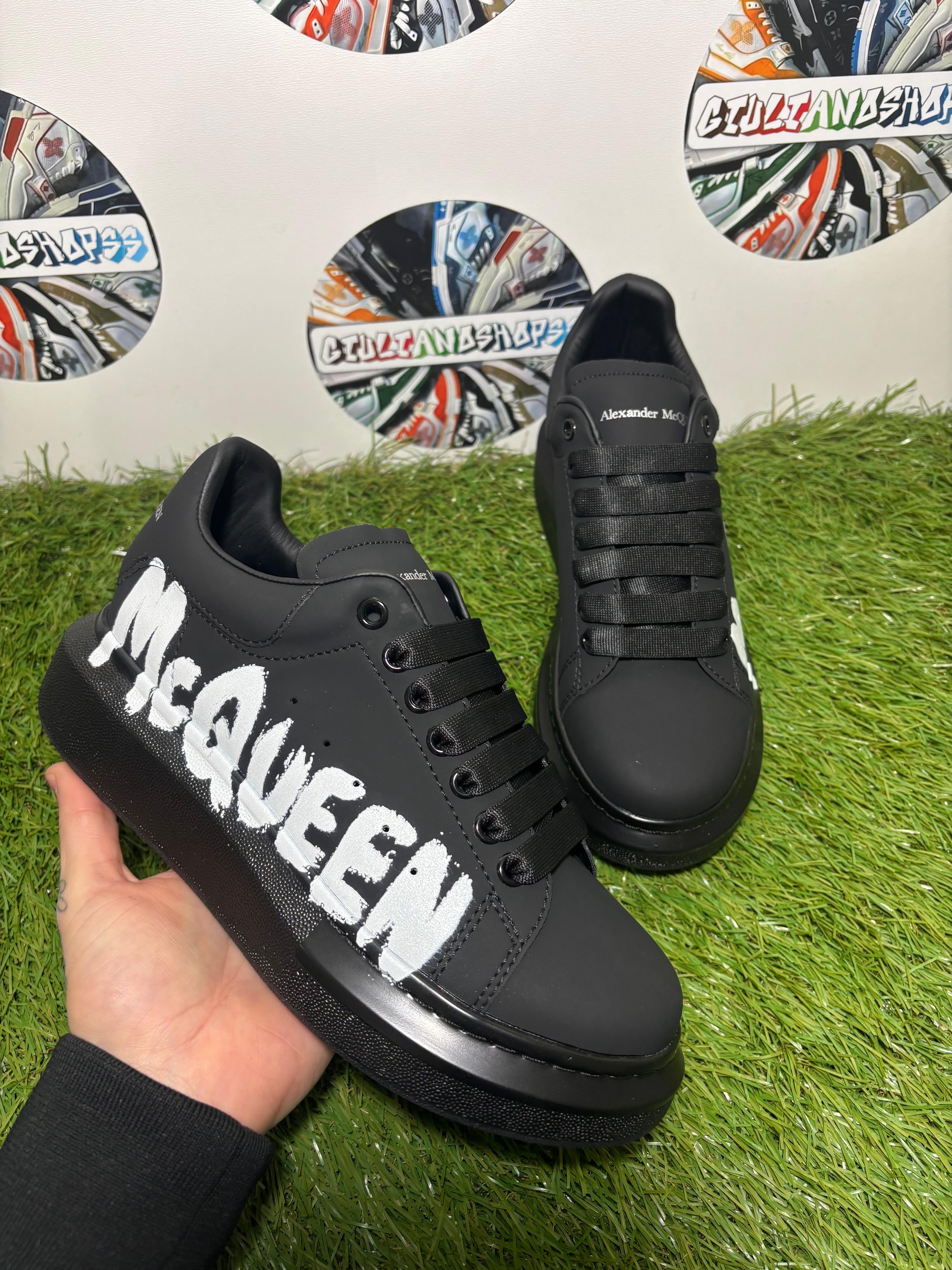 Alexander McQueen Oversized Graffiti - Nera