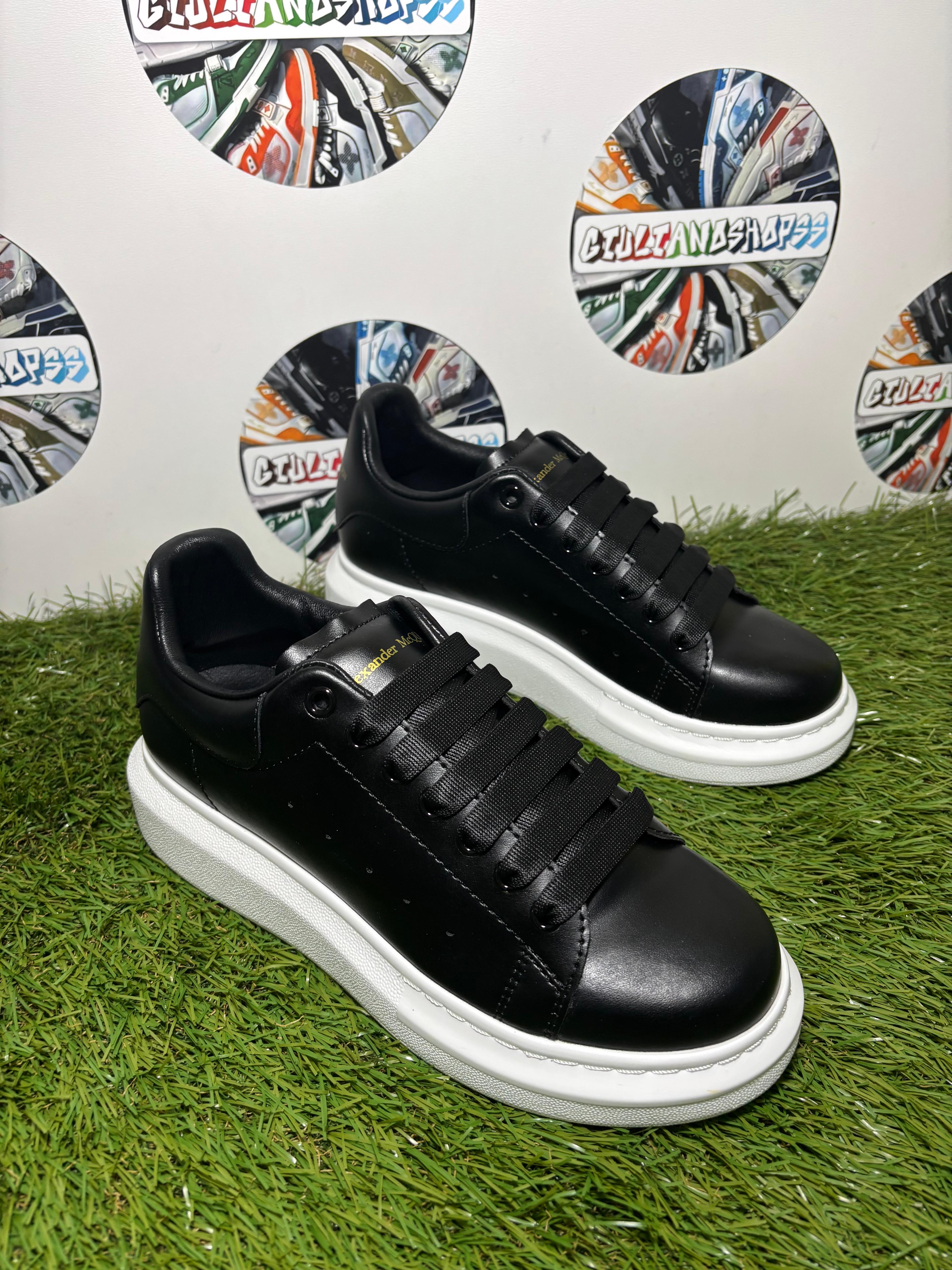 Alexander McQueen Oversized Sneaker - Nera/Suola Bianca