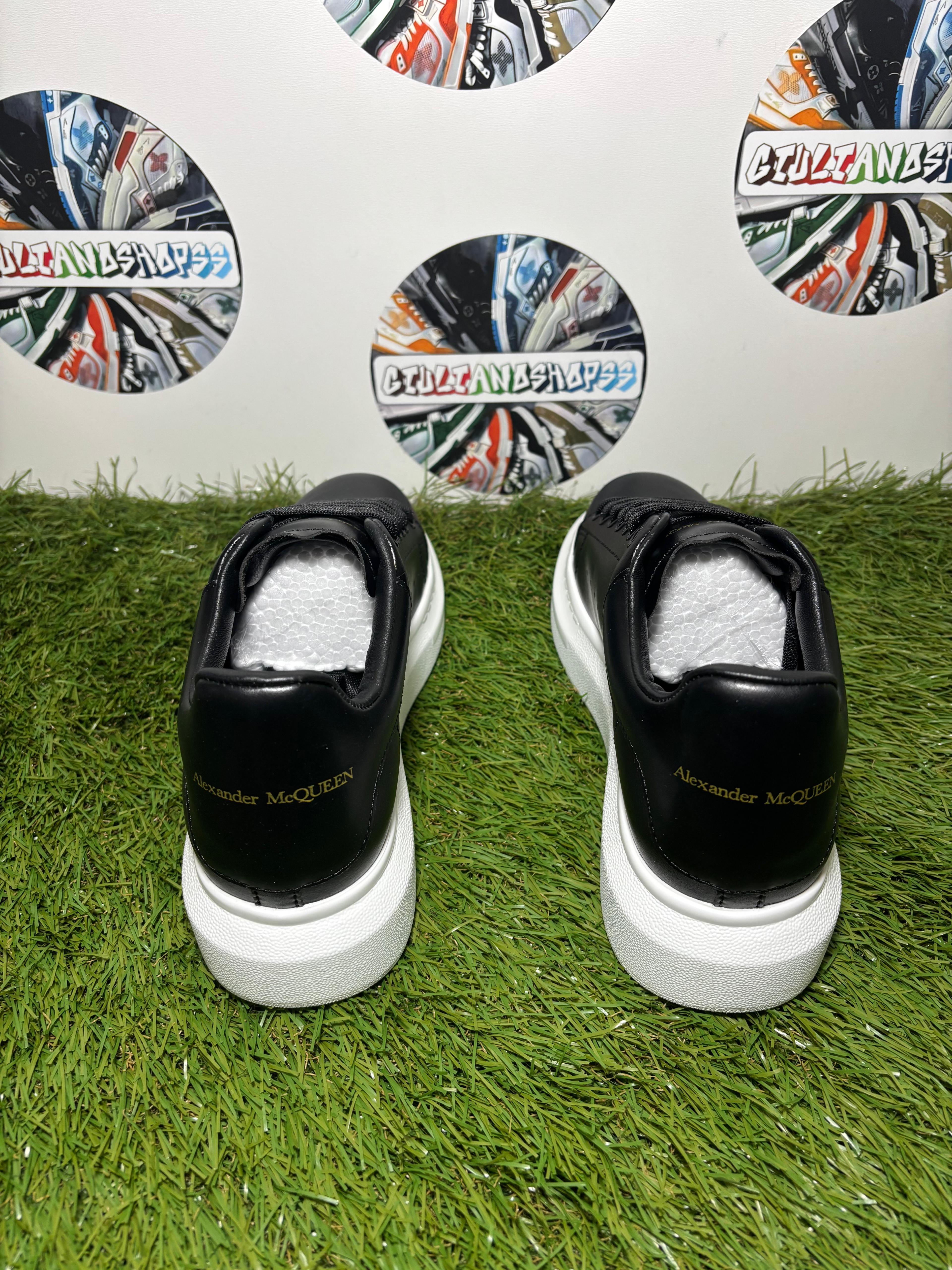 Alexander McQueen Oversized Sneaker - Nera/Suola Bianca