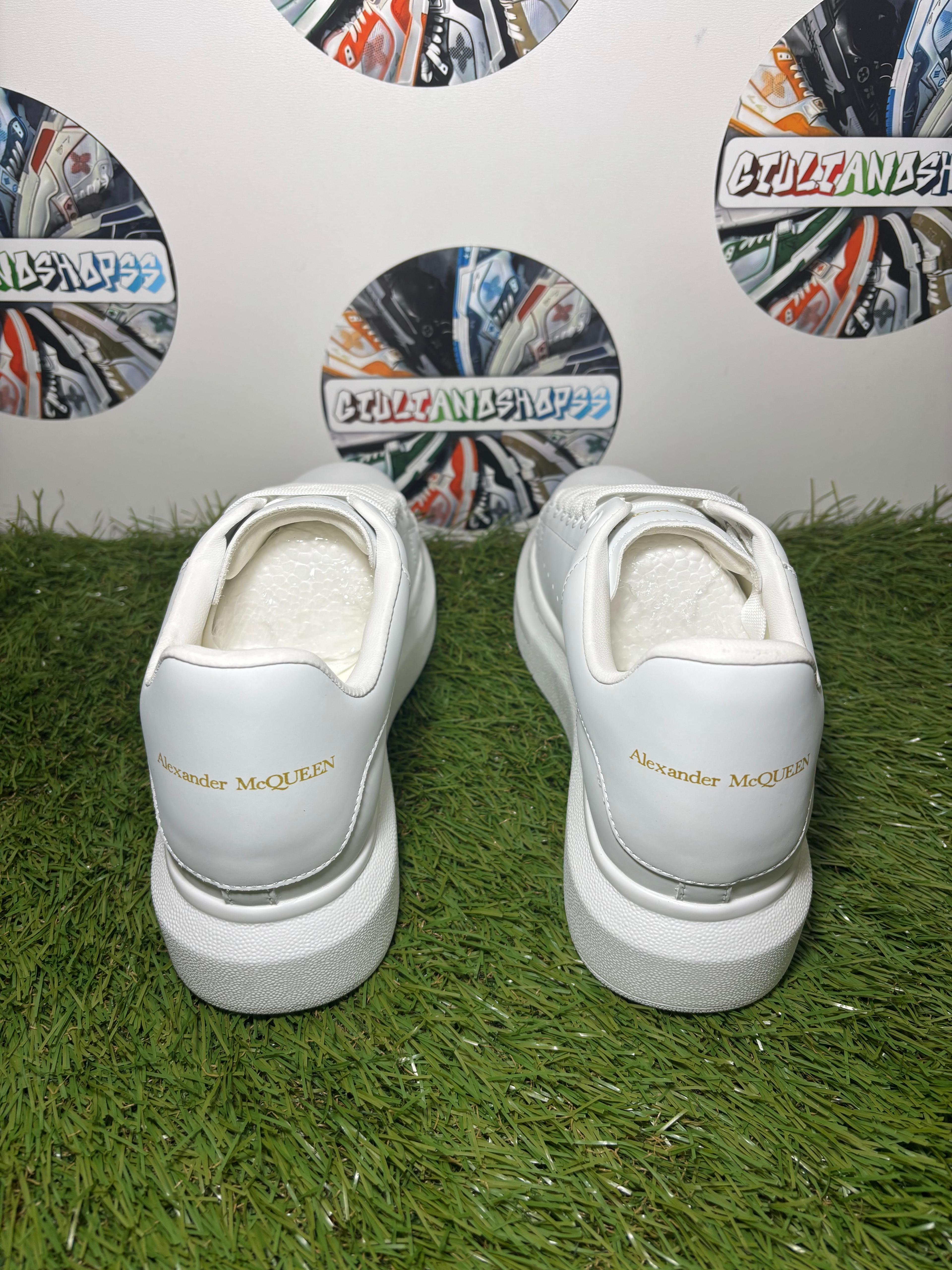 Alexander McQueen Oversized Sneaker - Bianca