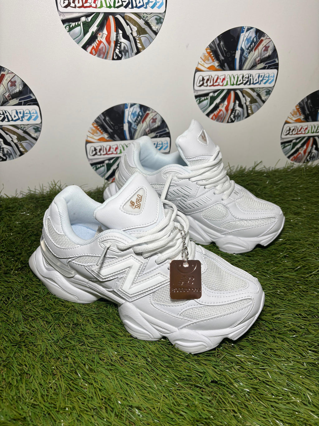 New Balance 9060 - Bianca Triple White